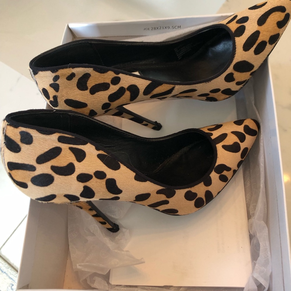 Steve Madden Tan and Black Heels with Animal Print